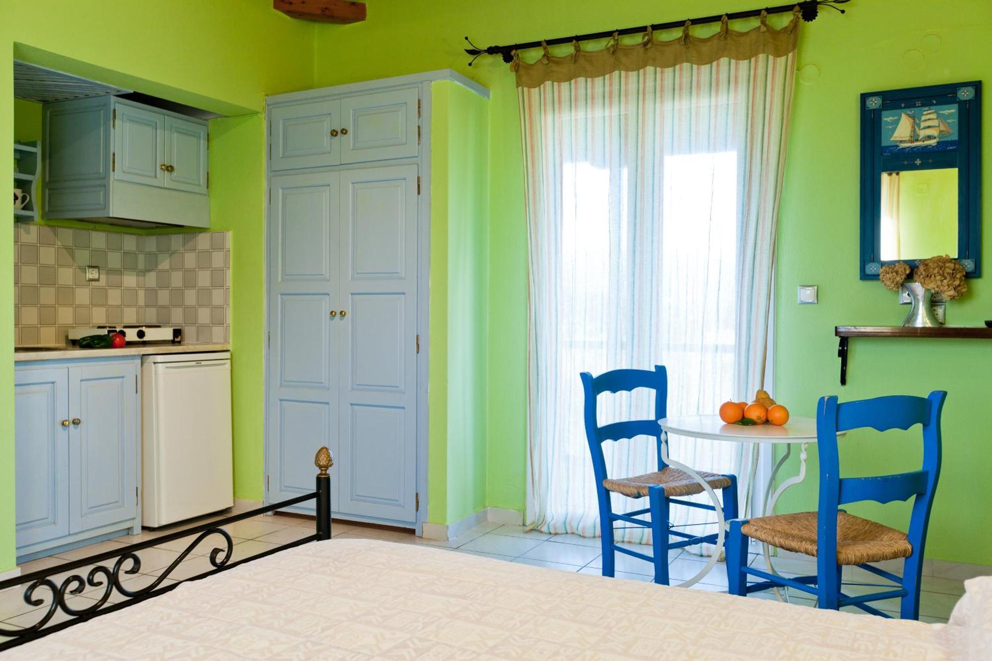 Aretousa Studios & Apartments สโกเปลอสทาวน์ ภายนอก รูปภาพ